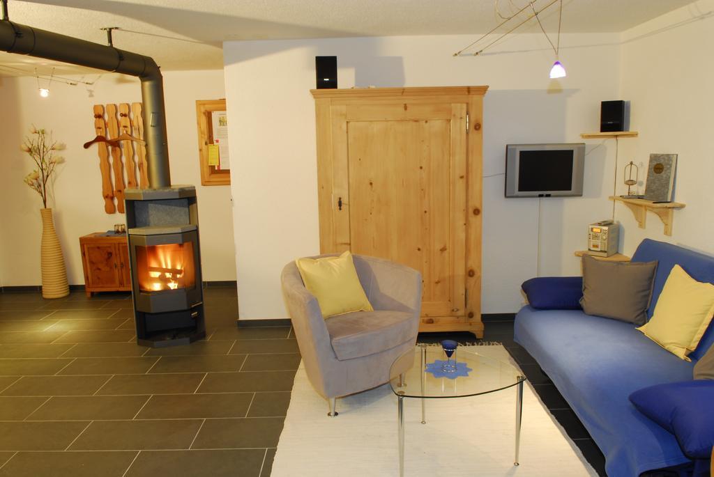 Tgesa Parde Apartment Sedrun Room photo