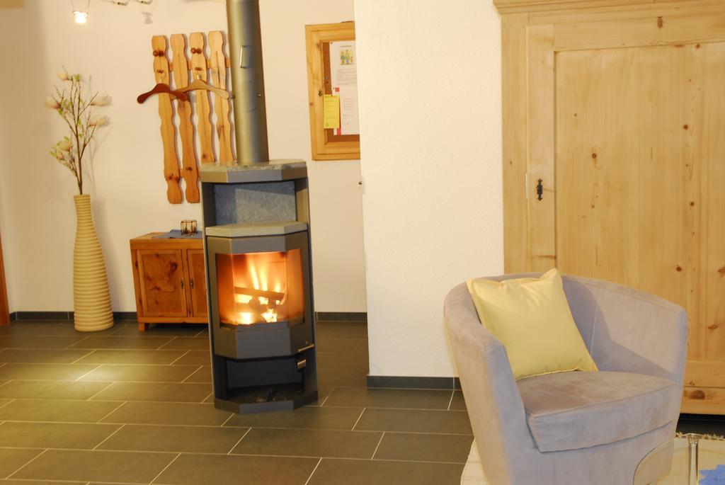 Tgesa Parde Apartment Sedrun Room photo